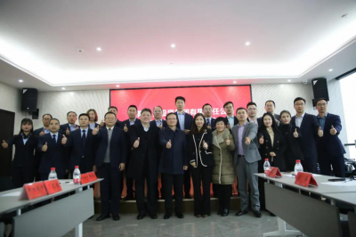 河南信阳华信投资集团与上坤置业有限公司正式达成战略合作