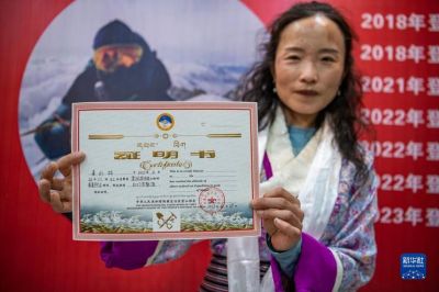 董红娟：一位女性登山者的十年