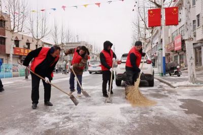 江苏省岗埠农场：扫雪除冰保障居民出行安全