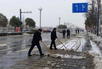 江苏省农发黄海分公司六生产区在扫雪除冰中发挥党员先锋作用