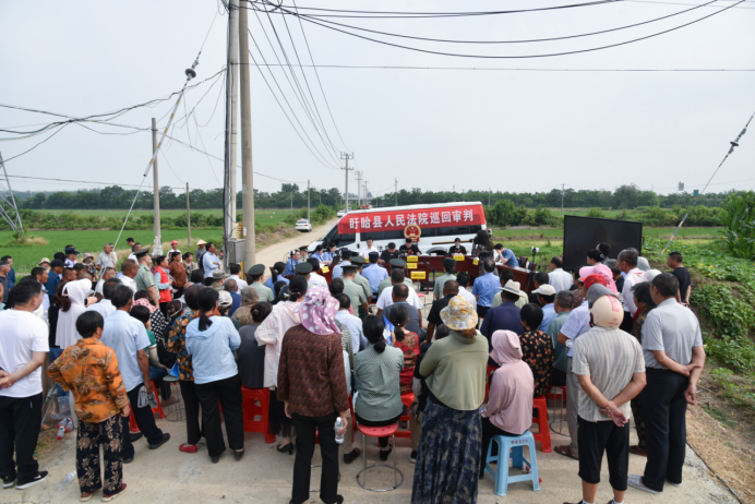 盱眙:三长同堂履职 公开审理挖断国防电缆案512.png