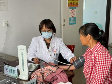 内蒙古医科大学附属医院专家团队赴武川县西乌兰不浪乡379.png